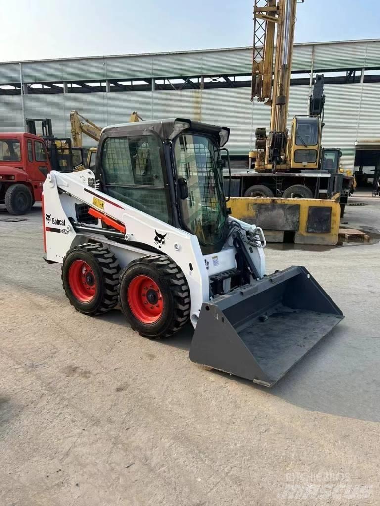 Bobcat S 450 لوادر انزلاقية التوجيه