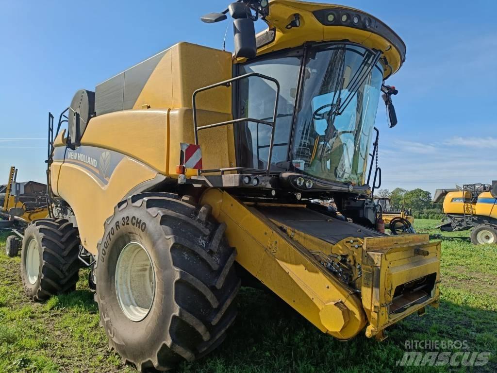 New Holland CX 8.90 حصادات