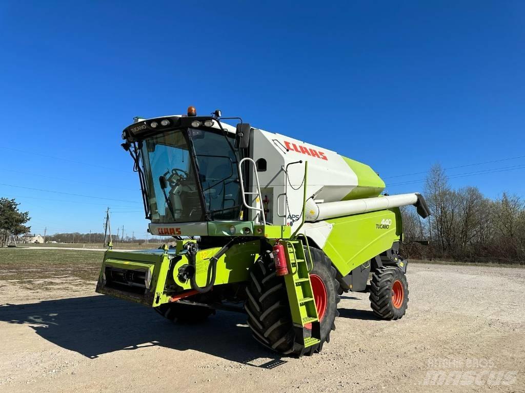 CLAAS Tucano 440 حصادات