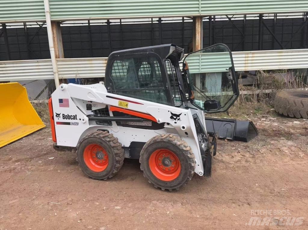 Bobcat S 550 لوادر انزلاقية التوجيه