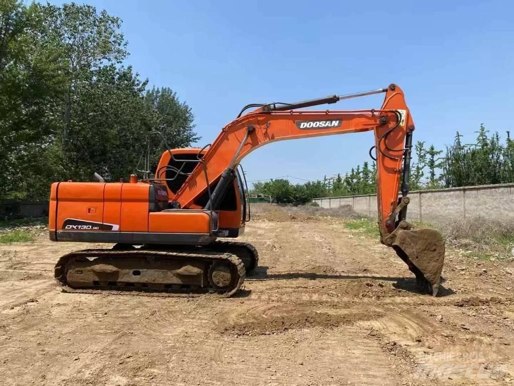 Doosan DX 130-9C حفارات زحافة
