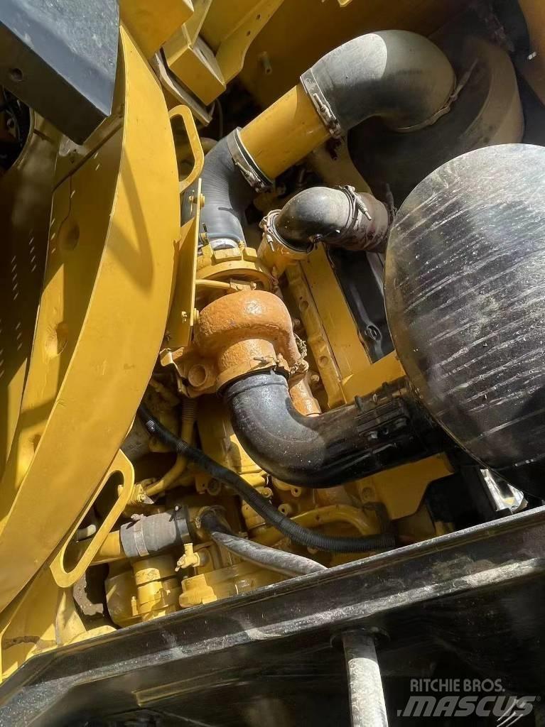 CAT 966 حفارات بعجل