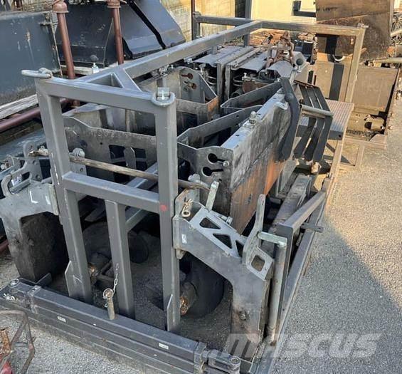 Volvo P 7820D معدات السفلتة