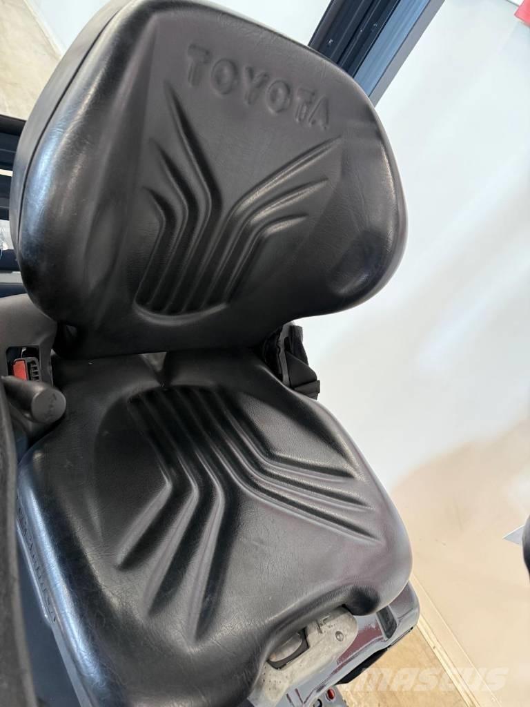 Toyota 10970 - 8FBE15T شاحنات ذات رافعات شوكية تعمل بالكهرباء