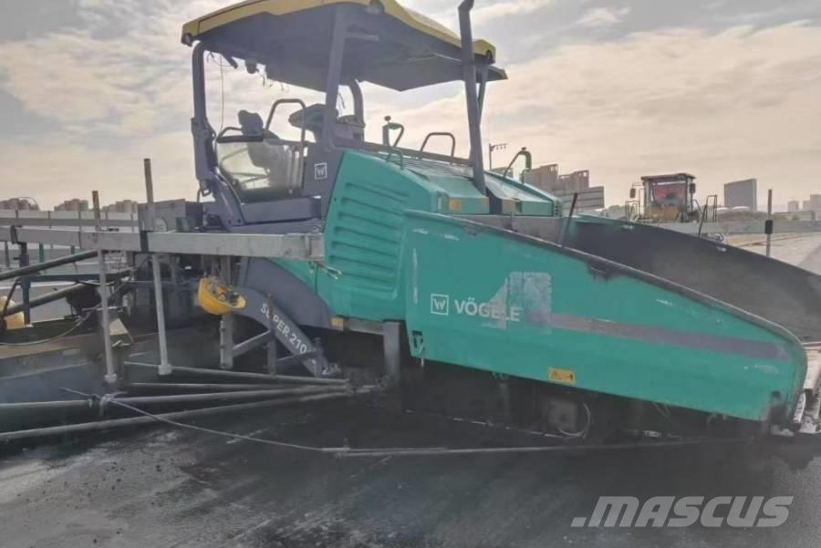 Vögele 2100-3 معدات السفلتة