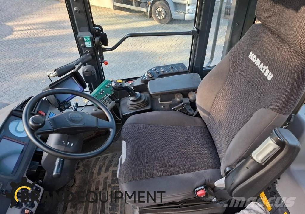 Komatsu WA270-7 لوادر بعجل