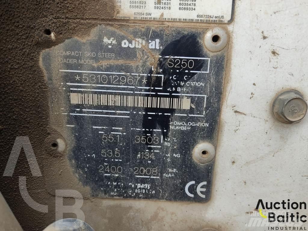 Bobcat S 250 لوادر انزلاقية التوجيه