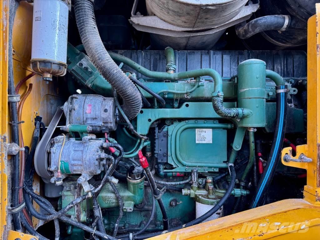 Volvo L 180 E لوادر بعجل