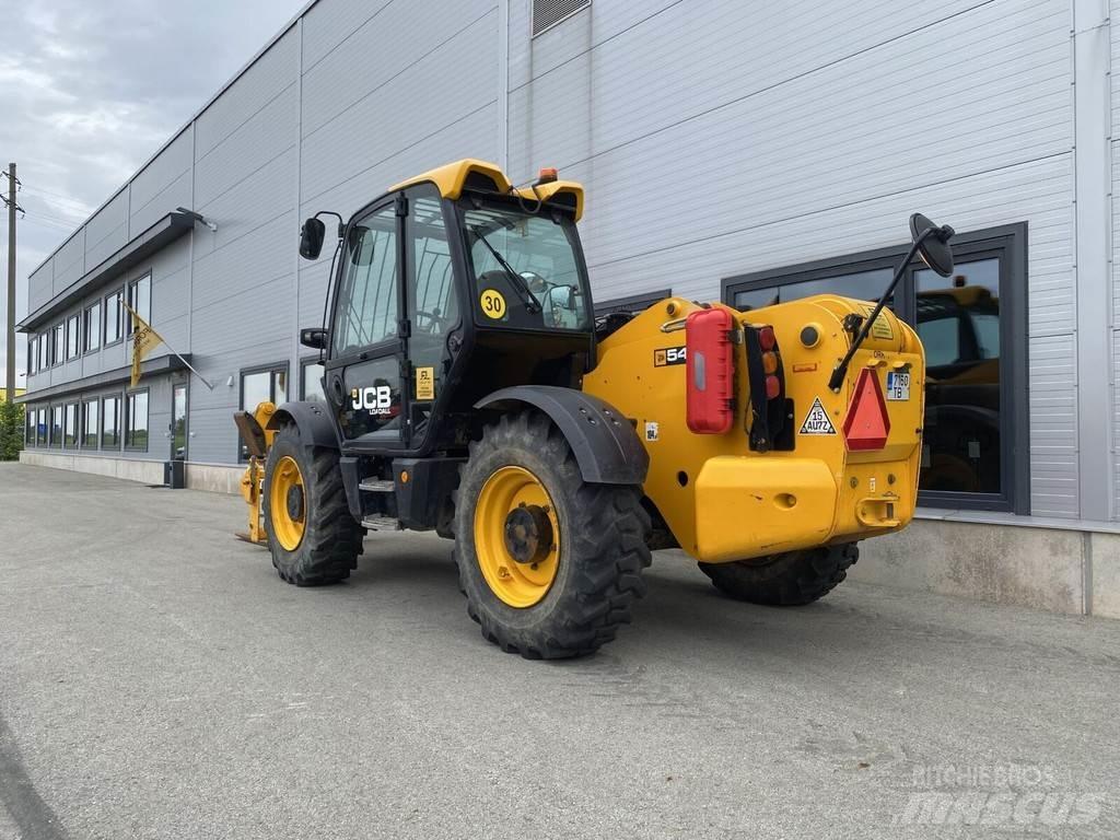 JCB 540-140 مناولات متداخلة