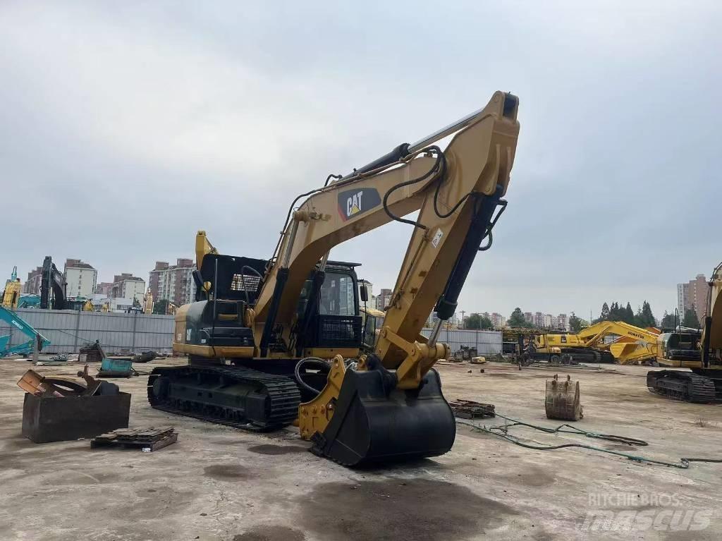 CAT 325D حفارات زحافة