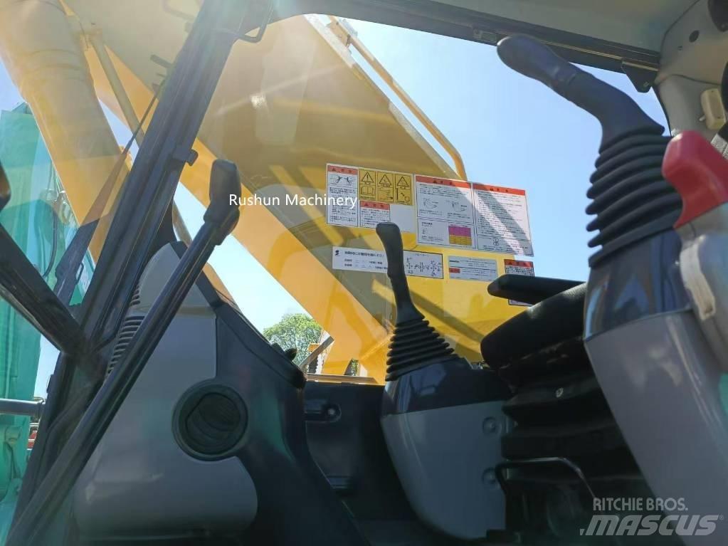 Komatsu PC 220-8 Crawler excavators
