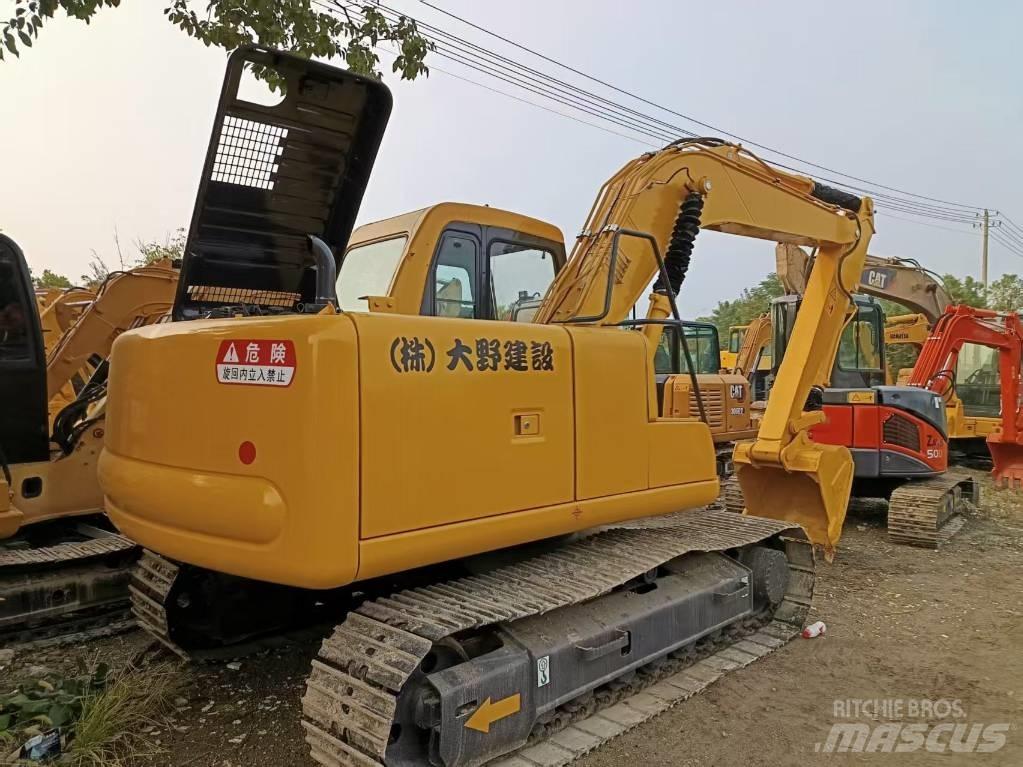 Komatsu PC120 حفارات وسط 7 طن - 12 طن
