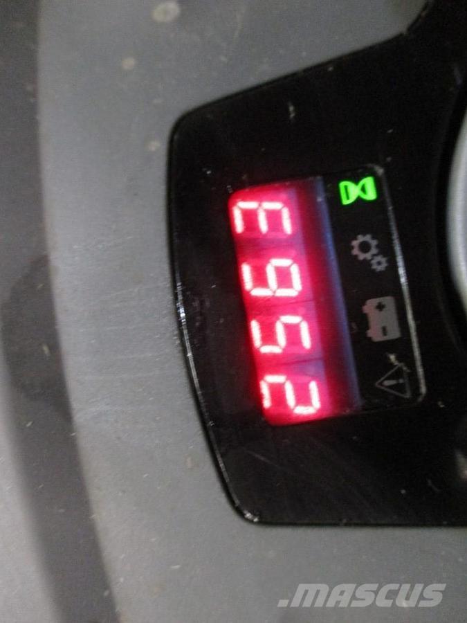 Toyota SPE120 رافعة منخفضة المستوى ذات منصة