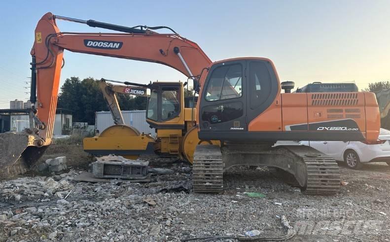 Doosan DX220 حفارات زحافة