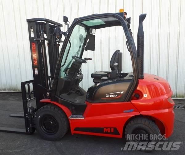 Manitou MI25D شاحنات الطرق الوعرة