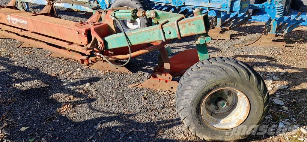 Kverneland BB100 محاريث تقليدية