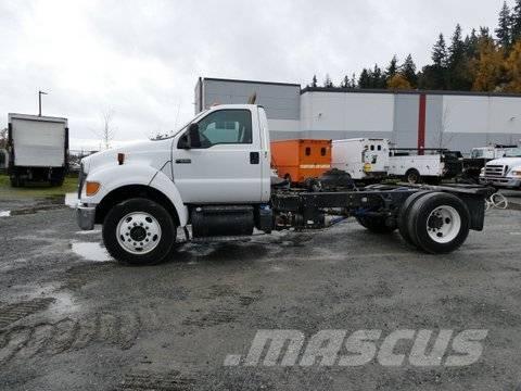 Ford F 650 شاحنات بمقصورة وهيكل