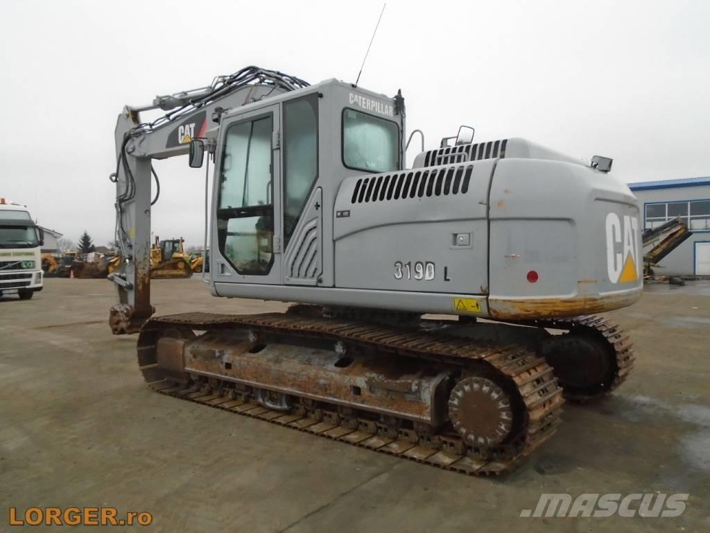 CAT 319 D حفارات زحافة