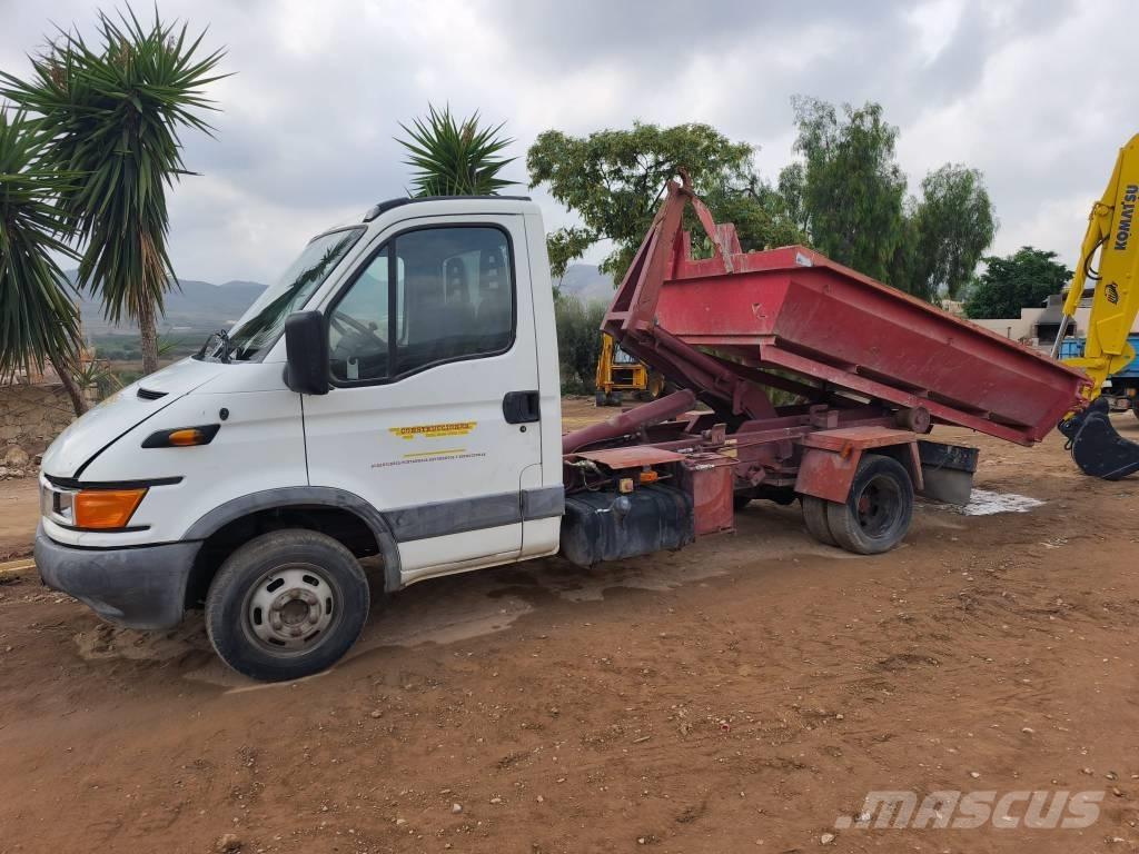 Iveco 35C 13 شاحنات خفيفة/مفصلية الجوانب