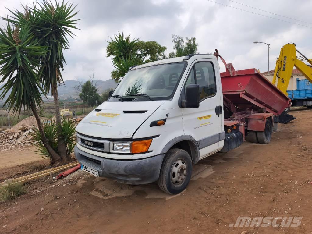 Iveco 35C 13 شاحنات خفيفة/مفصلية الجوانب