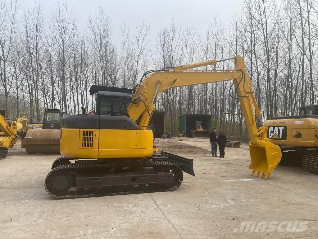 Komatsu PC128US حفارات زحافة