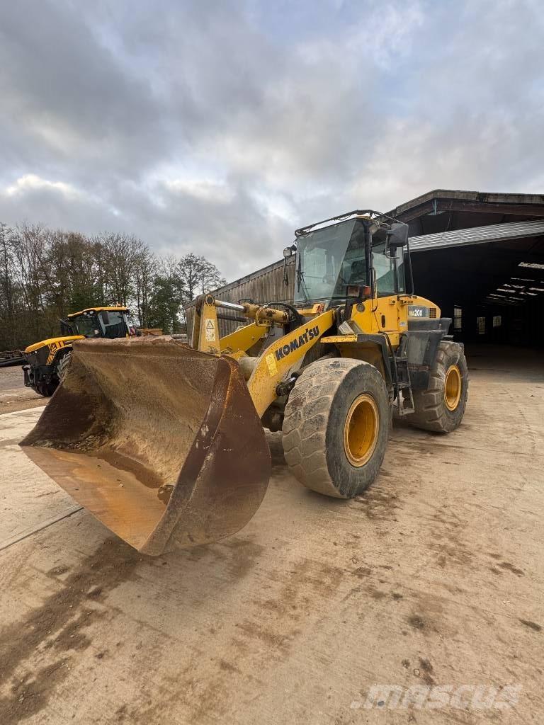 Komatsu WA 200-5 لوادر بعجل