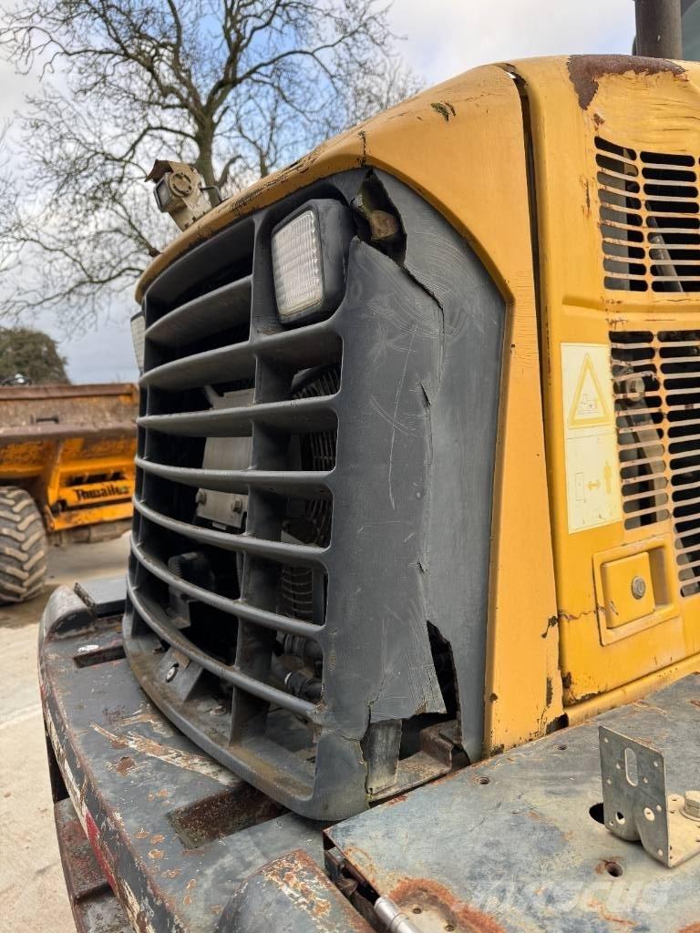 Komatsu WA 200-5 لوادر بعجل