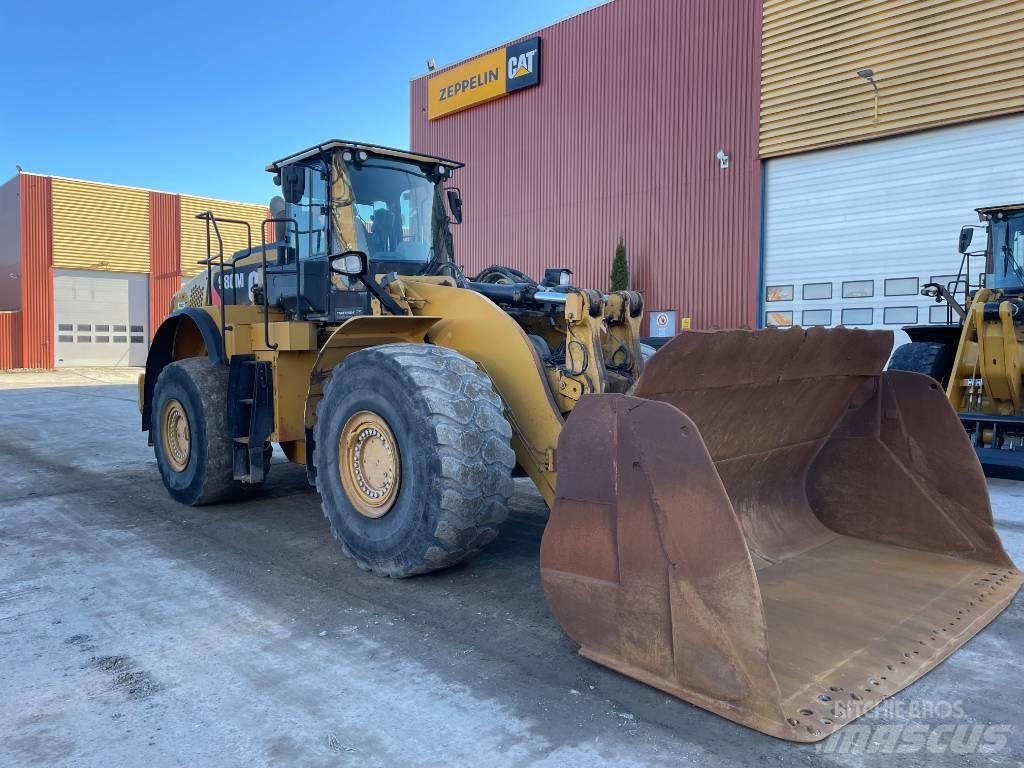 CAT 980M لوادر بعجل