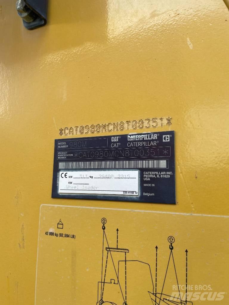 CAT 980M لوادر بعجل