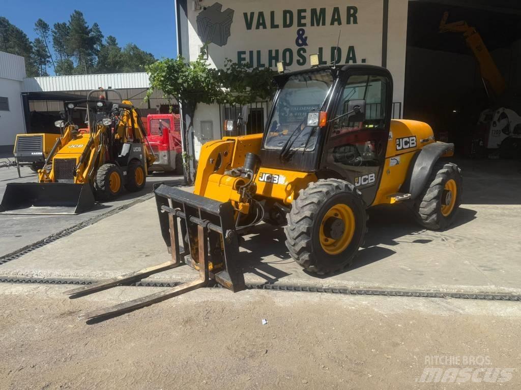 JCB 527-55 معدات مناولة لأغراض الزراعة