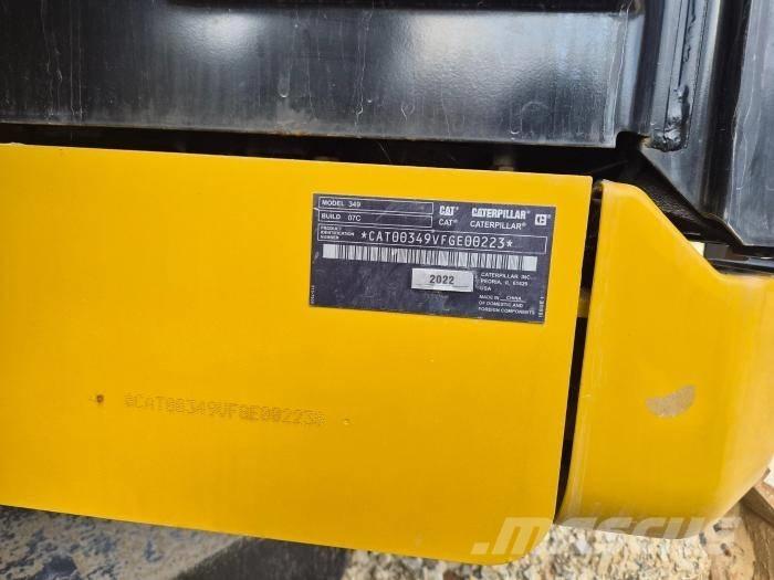 CAT 349 حفارات زحافة