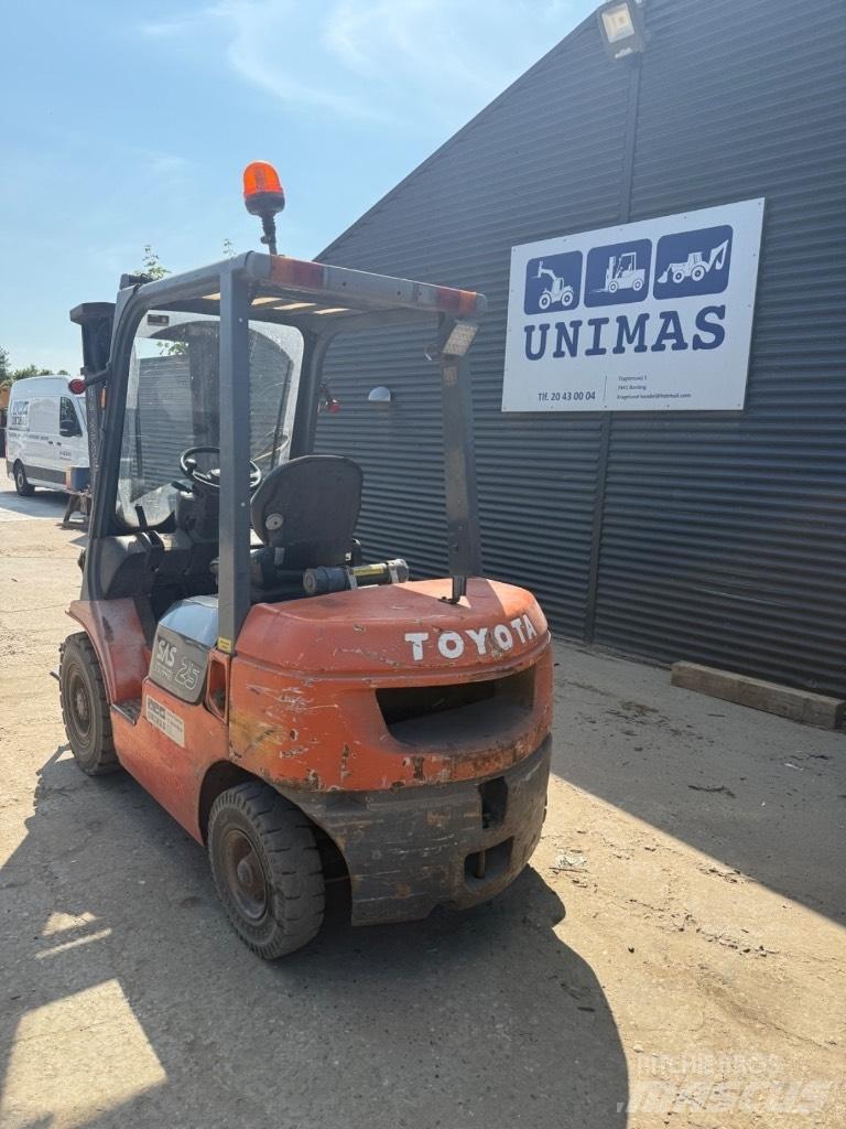Toyota FD 25 شاحنات الديزل