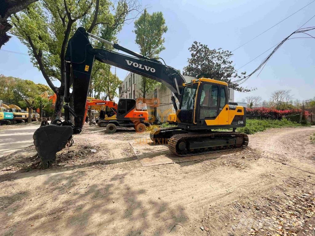 Volvo EC 140 D حفارات زحافة