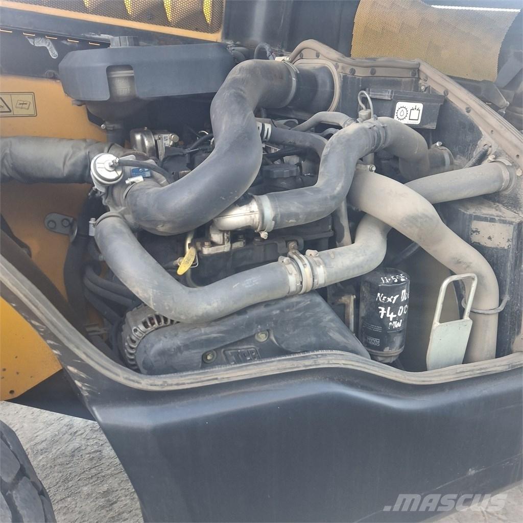 JCB 535-125 مناولات متداخلة