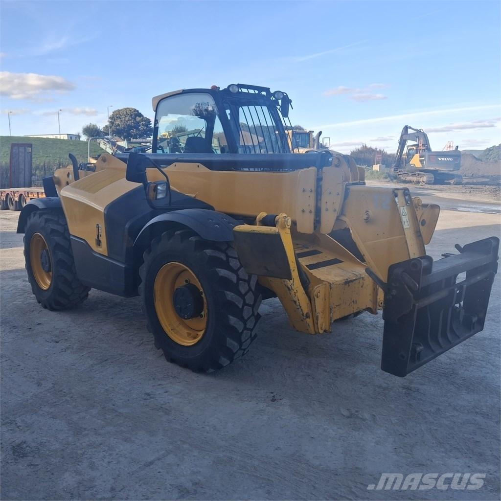 JCB 535-125 مناولات متداخلة