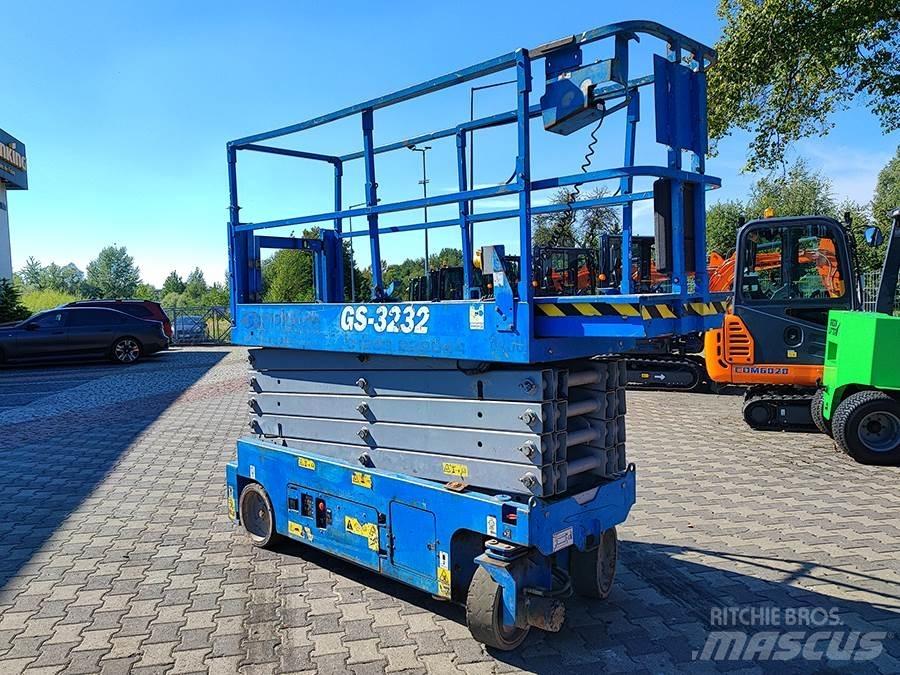 Genie GS-3232 رافعات مقصية الشكل