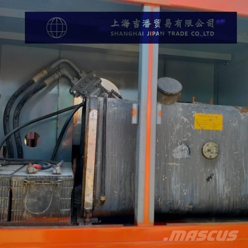 Hitachi KH 150-3 رافعات مجنزرة