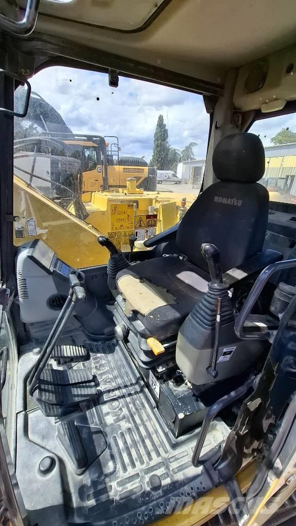 Komatsu PC 138 US-8 حفارات زحافة