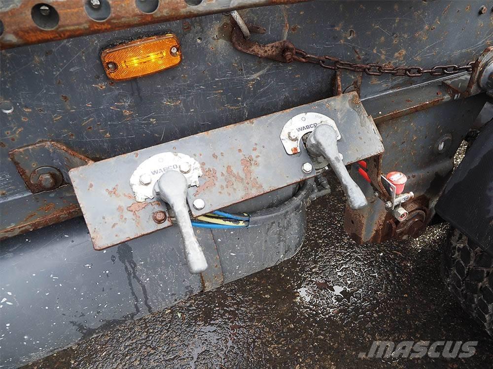 Närko 5 aks. مقطورات أشجار