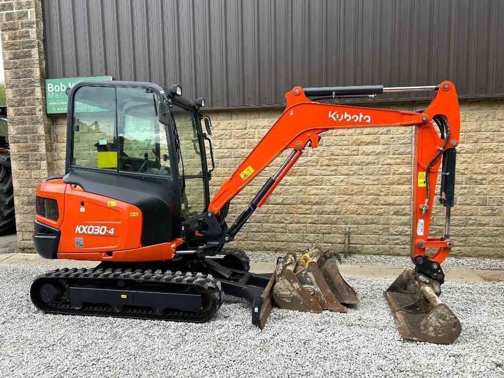 Kubota KX030-4 حفارات صغيرة أقل من 7 طن (حفارات صغيرة)