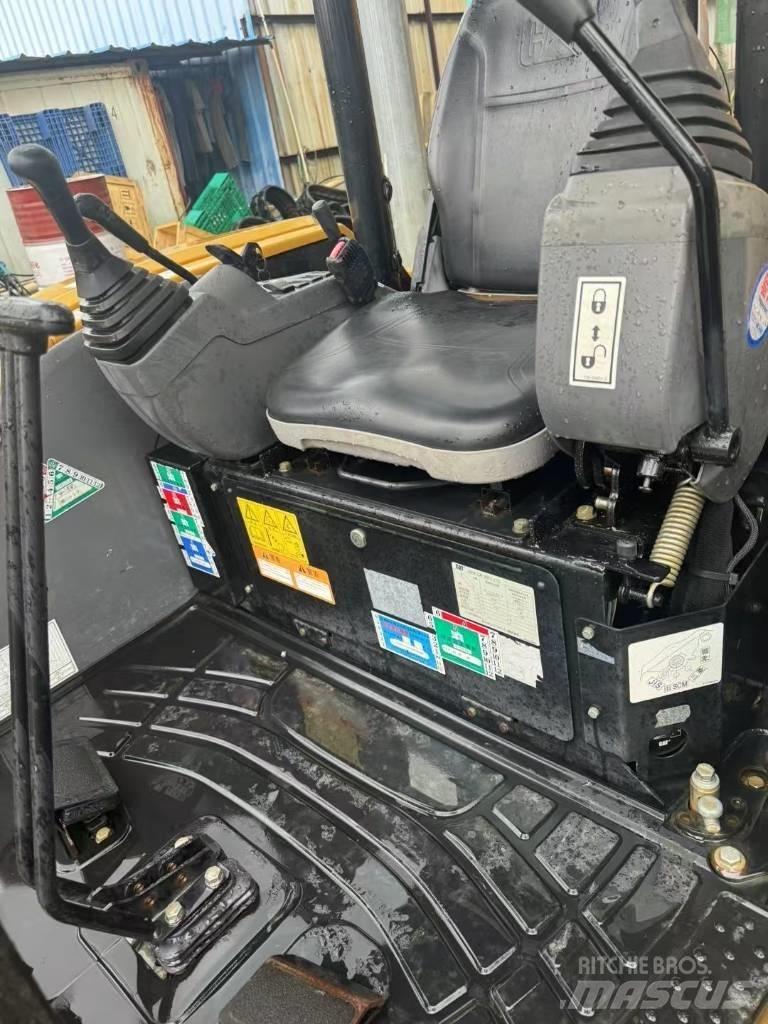 CAT 303 E CR حفارات زحافة