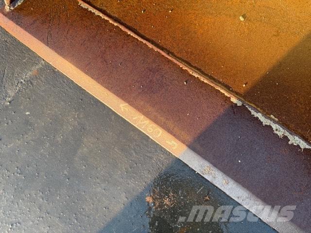 Manitou USED BUCKET دلاء