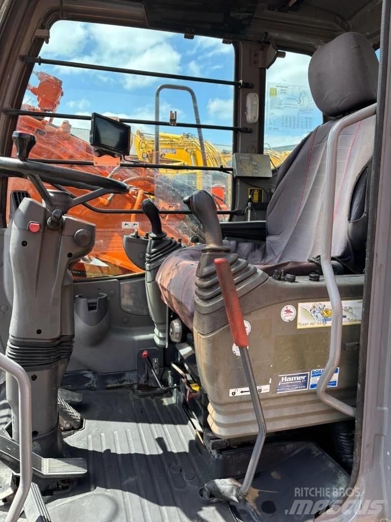 Hitachi ZX 130 W حفارات بعجل