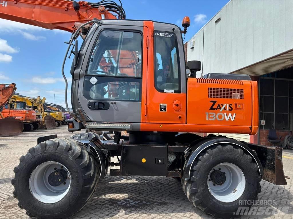 Hitachi ZX 130 W حفارات بعجل