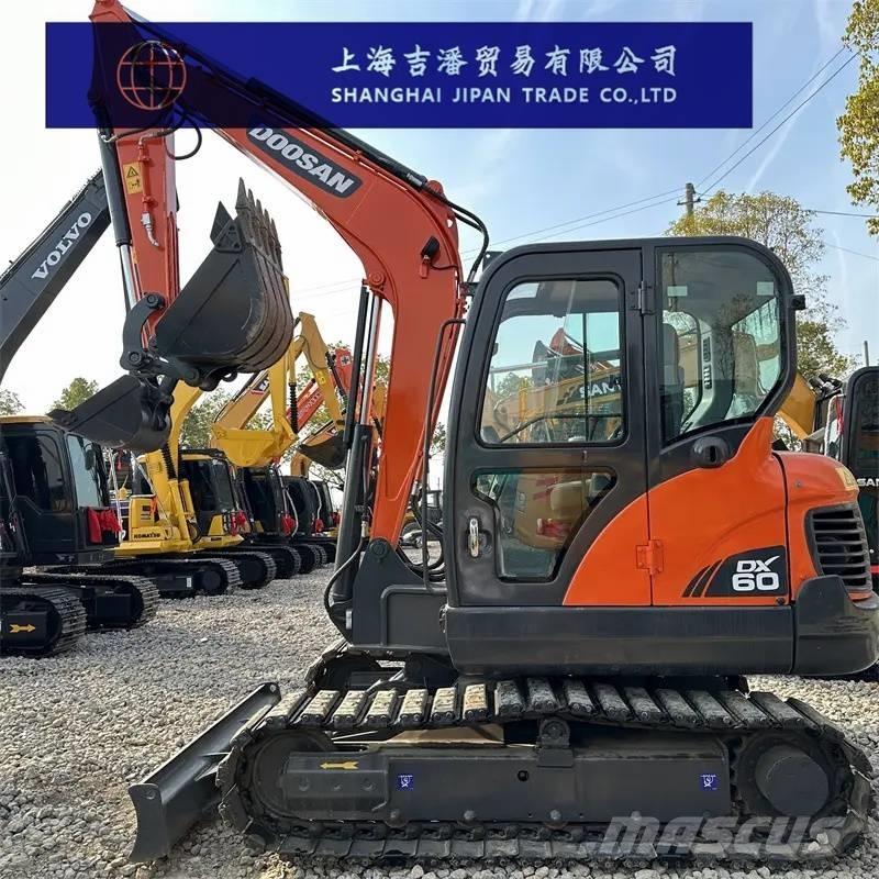Doosan DX 60 حفارات صغيرة أقل من 7 طن (حفارات صغيرة)