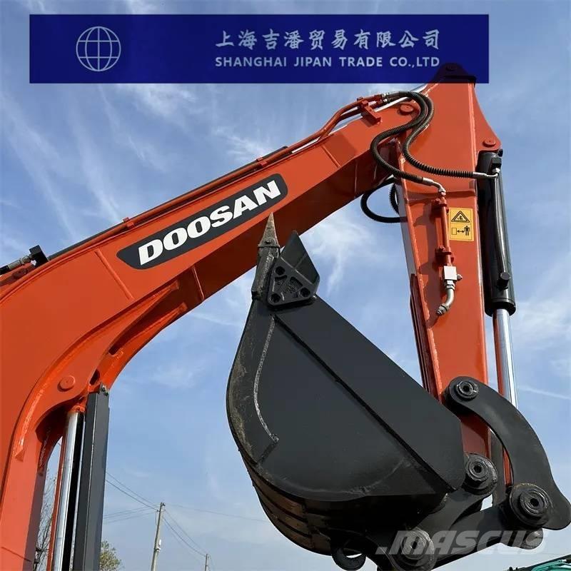 Doosan DX 60 حفارات صغيرة أقل من 7 طن (حفارات صغيرة)
