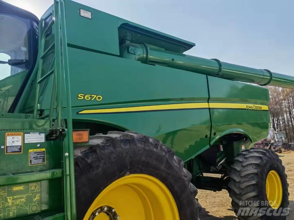 John Deere S670 حصادات
