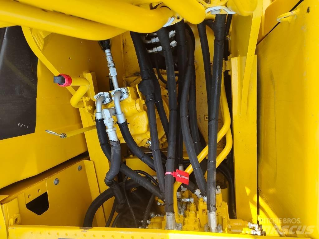Komatsu PC 200 حفارات زحافة