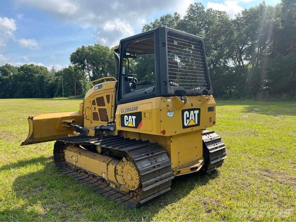 CAT D 3 K 2 LGP بلدوزرات مجنزرة