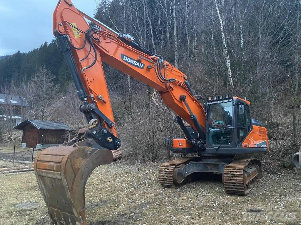 Doosan DX 235 NLC-5 حفارات زحافة